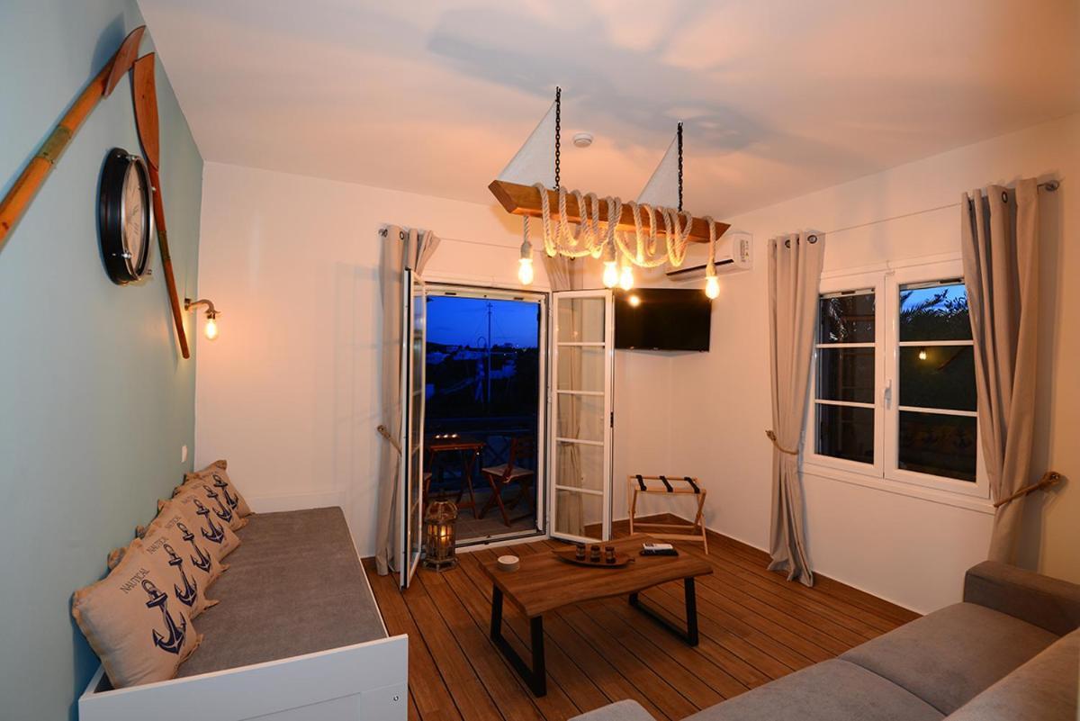 Deck1Syros Premium Apartments Vári Exterior foto